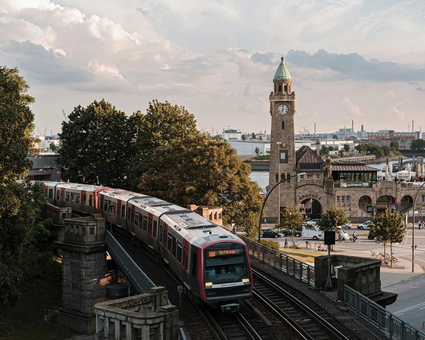 Hambourg — photo by Alexander Bagno on Unsplash
