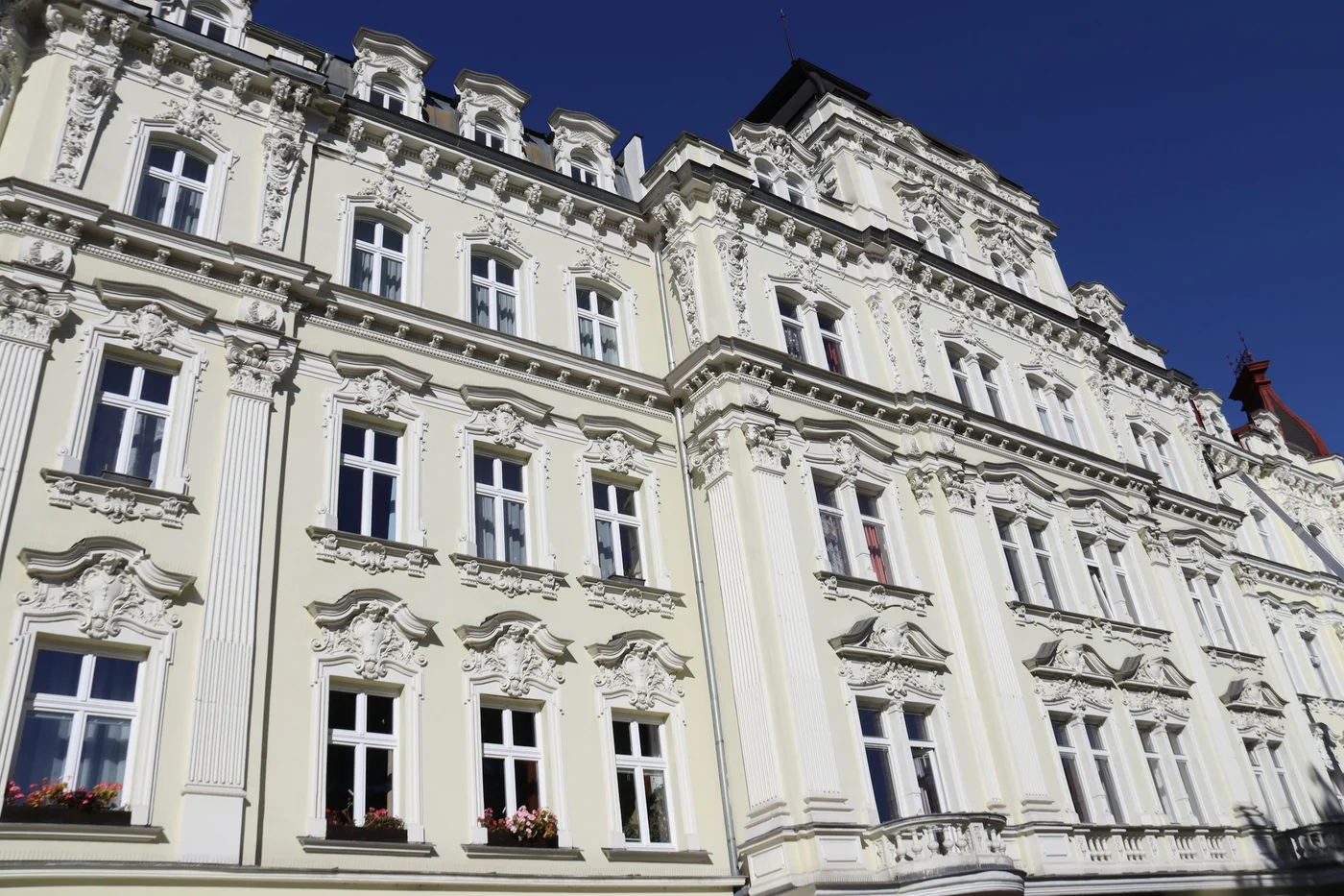 Karlovy Vary — photo by Shalev Cohen on Unsplash
