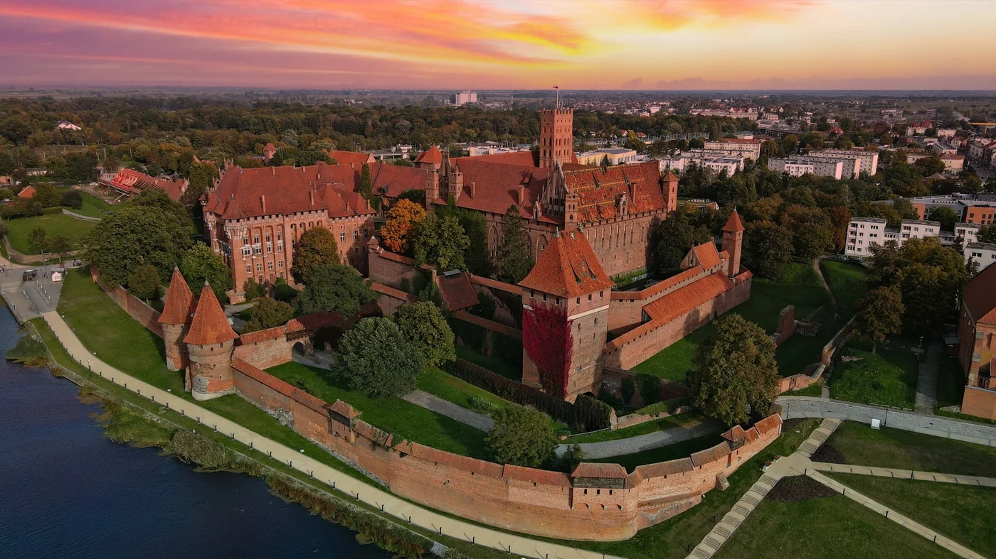 Malbork — photo by Kevin Perez Camacho on Unsplash