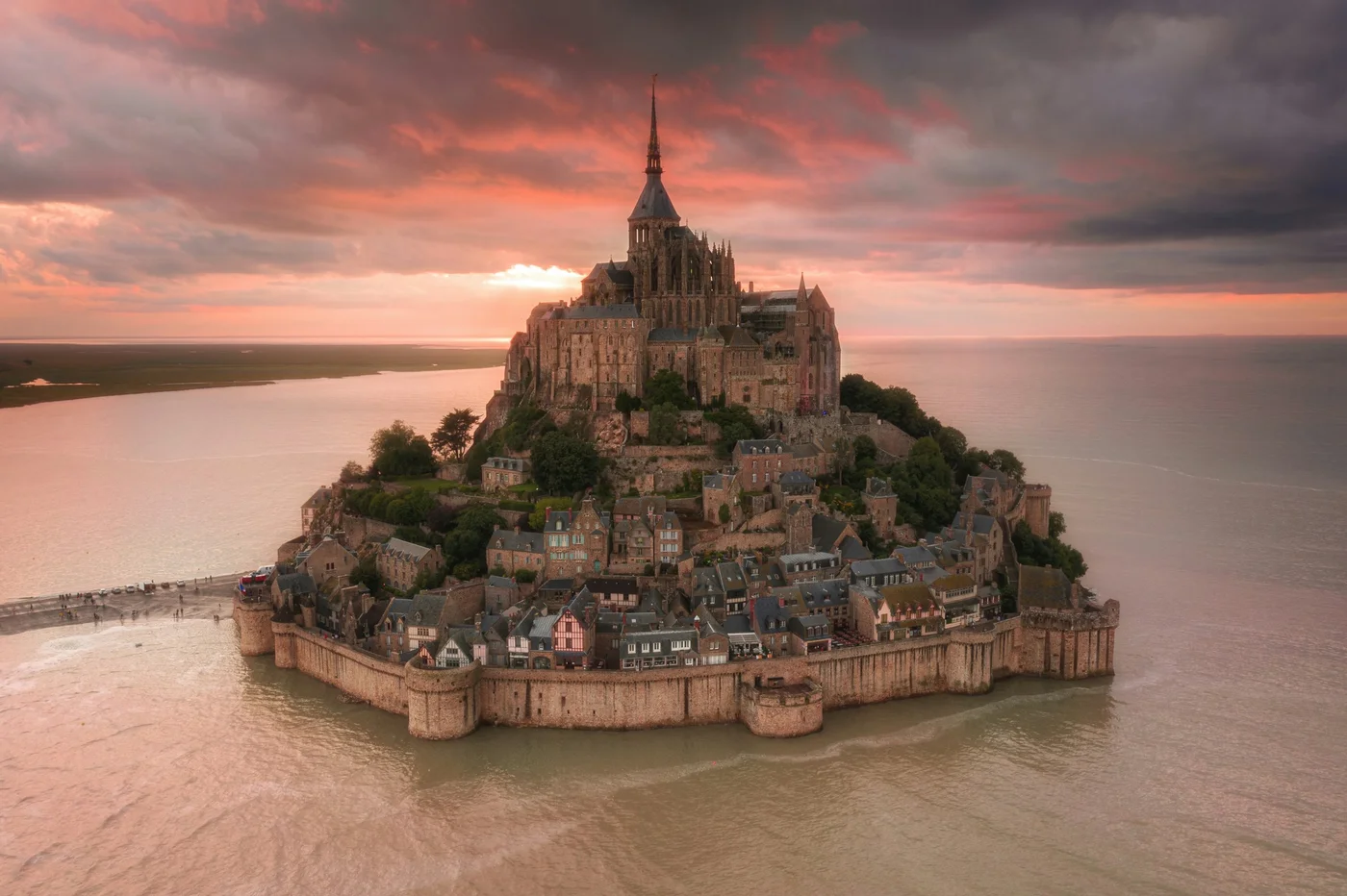 Mont-Saint-Michel — photo by Customerly on Unsplash