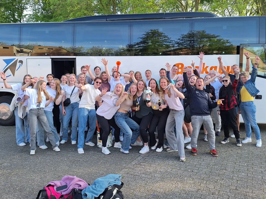 VCH-supporters langs de lijn